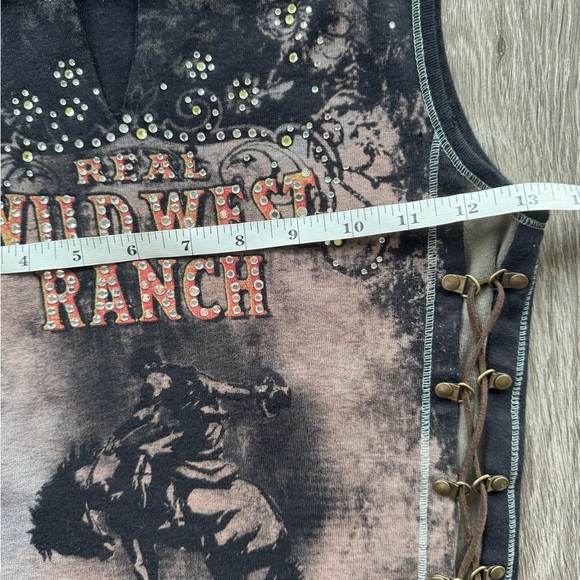 Y2K Made in USA Skinny Minnie Lace up Rhinestone Cowboy Graphic Tee size Medium - Picture 13 of 14